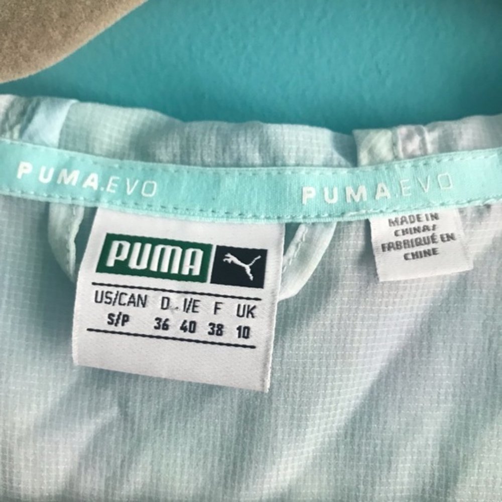 Puma Ultralight Windrunner Training Jacket Sz S - image 6